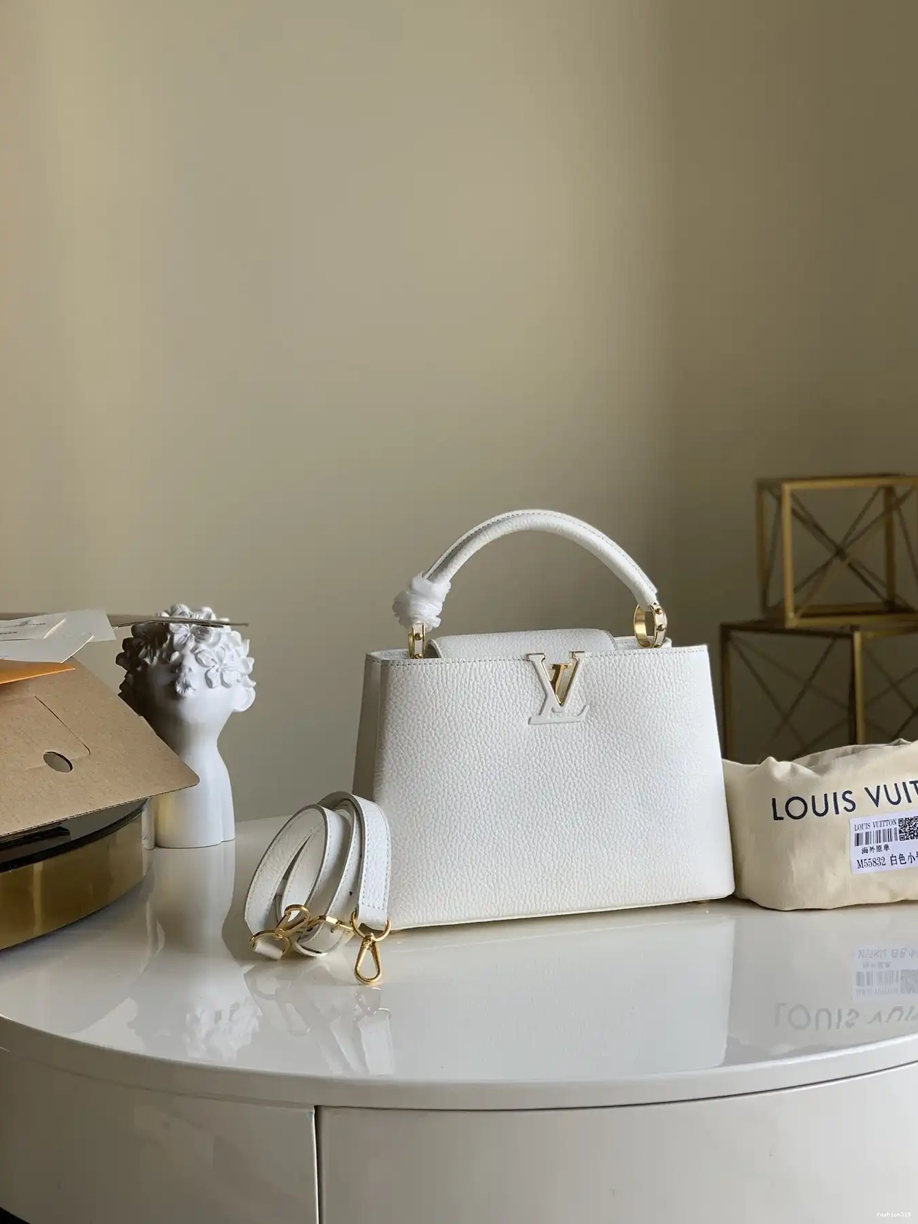 CAPUCINES BB VUITTON LOUIS 0406
